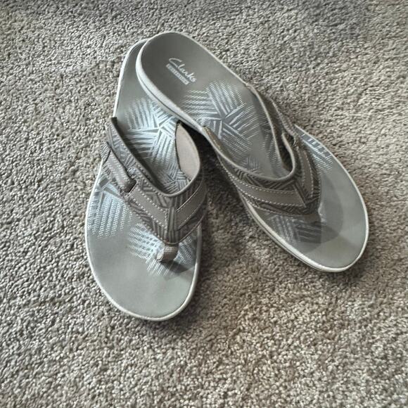 Clarks Shoes - Clarks Breeze Sea Slip On Flip Flops Thong Sandals Women's Size 10 Light Brown